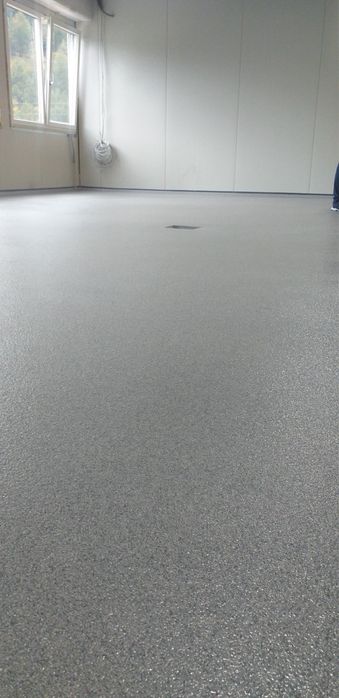 Pardoseli din Rășină epoxidică cu nisip colorat