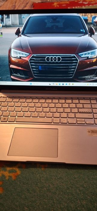 Vând laptop asus vivobook