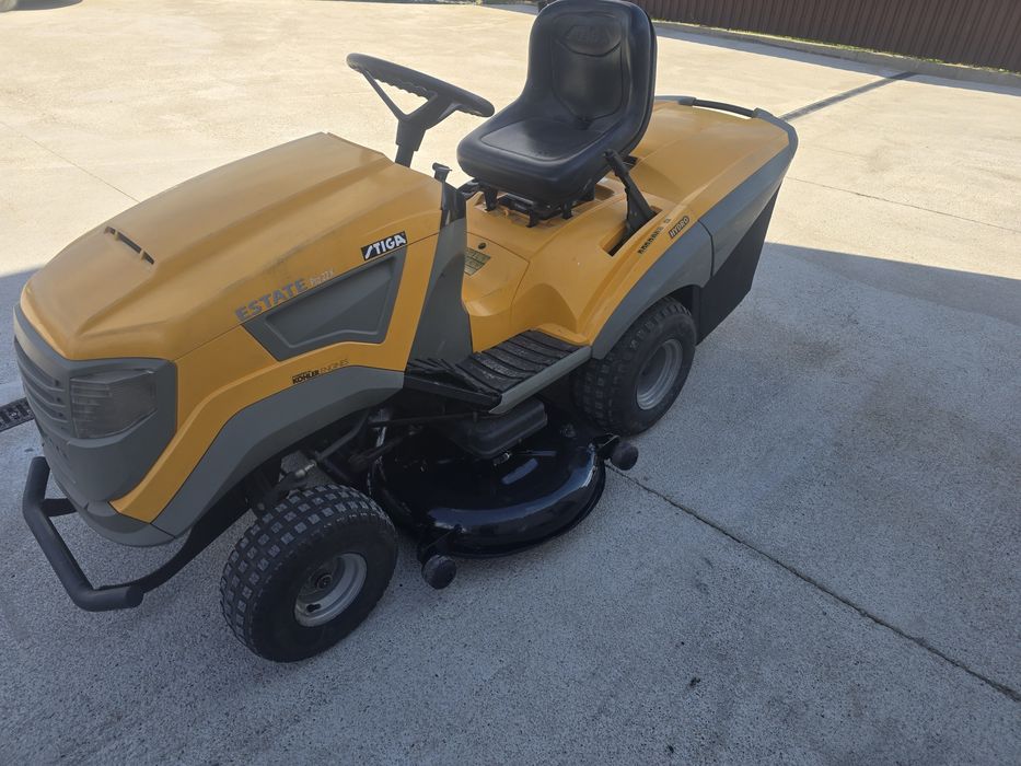 Tractoras Stiga 22 cp doi cilindrii