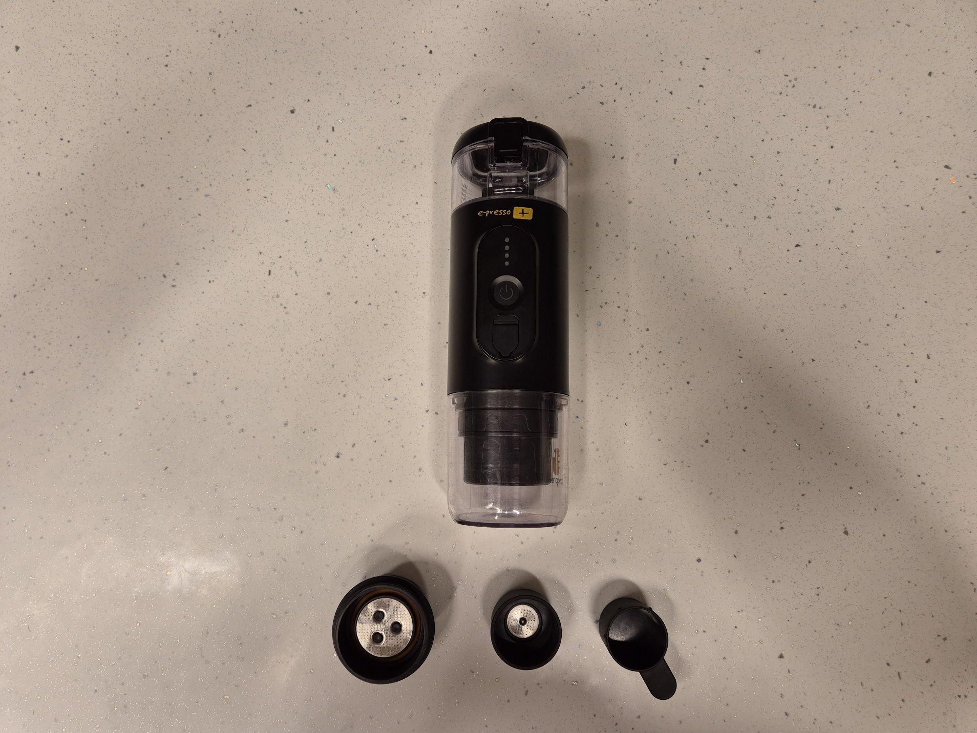 Продавам еспресо кафе машина Handpresso с вградена батерия