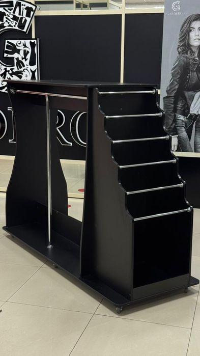 Продам стойку для ожежды