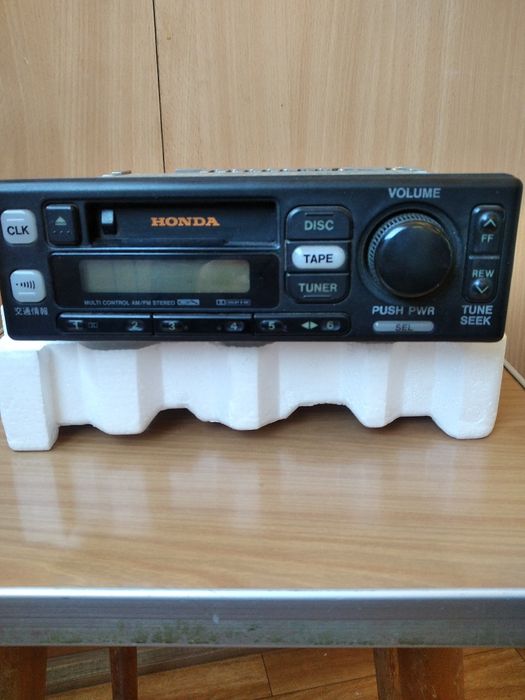 Автомагнитола. В отличном состоянии б/у.