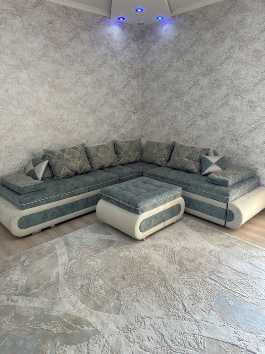 Угольный диван для гостинной