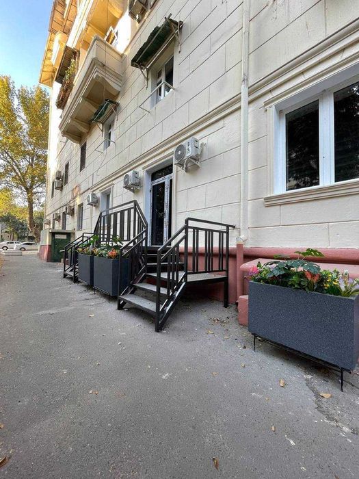 Продажа коммерческой недвижимости вдоль дороги 100м2 Шота Руставели