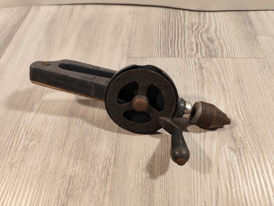 RAR Bormasina masina de gaurit manuala romaneasca Metalica Oradea