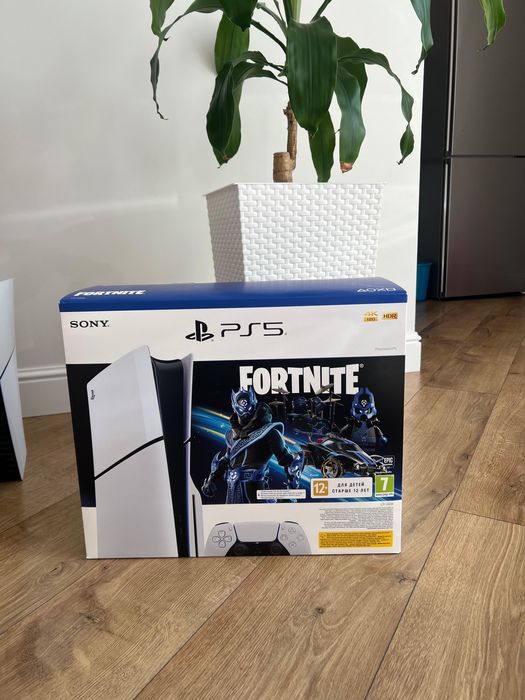 пс5 1 тб с джойстиками + диск год оф вар