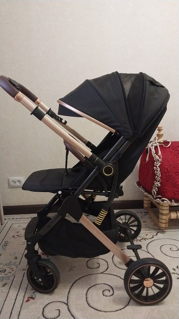 Продам коляску новый