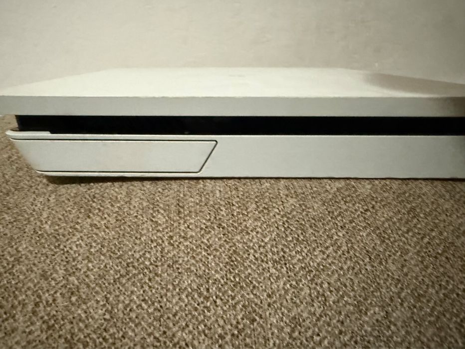 Ps 4 slim 1TR.