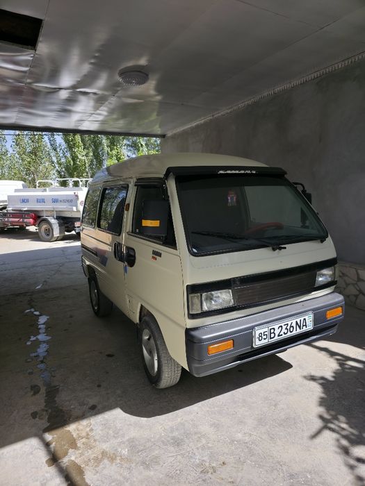 Damas sotiladi 2002 yil