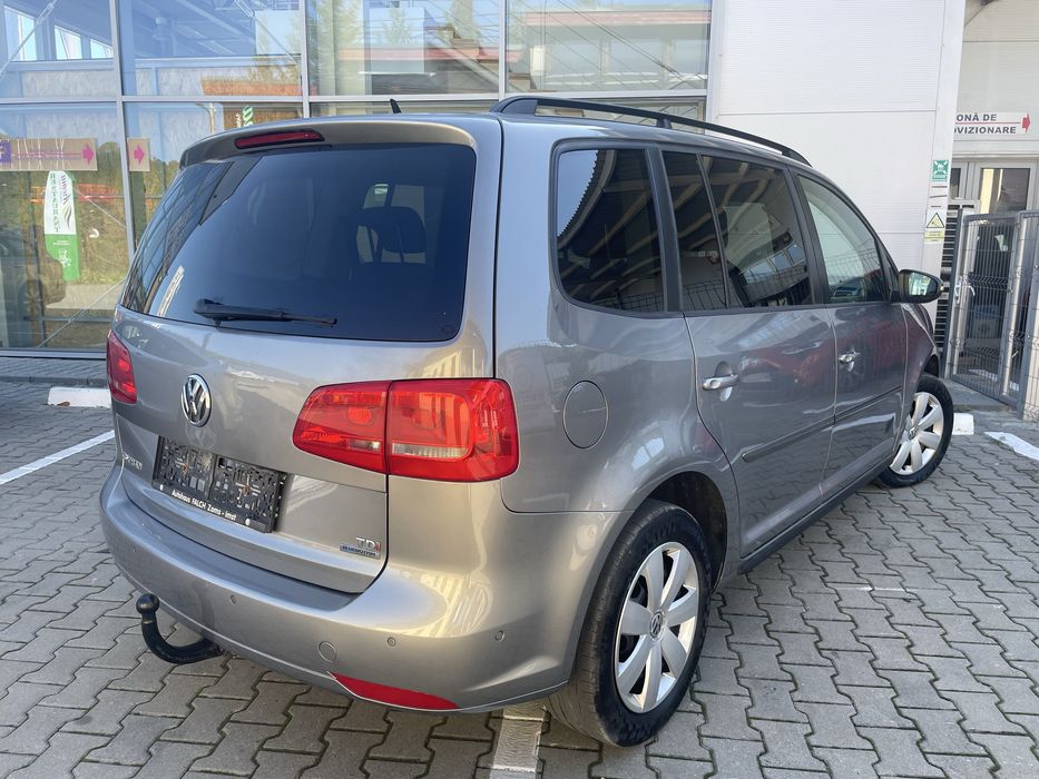 Volkswagen Touran-Climatronic-Tempomat-Parcheaza singura !