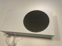 Vand consola Xbox Series S cu maneta si charger