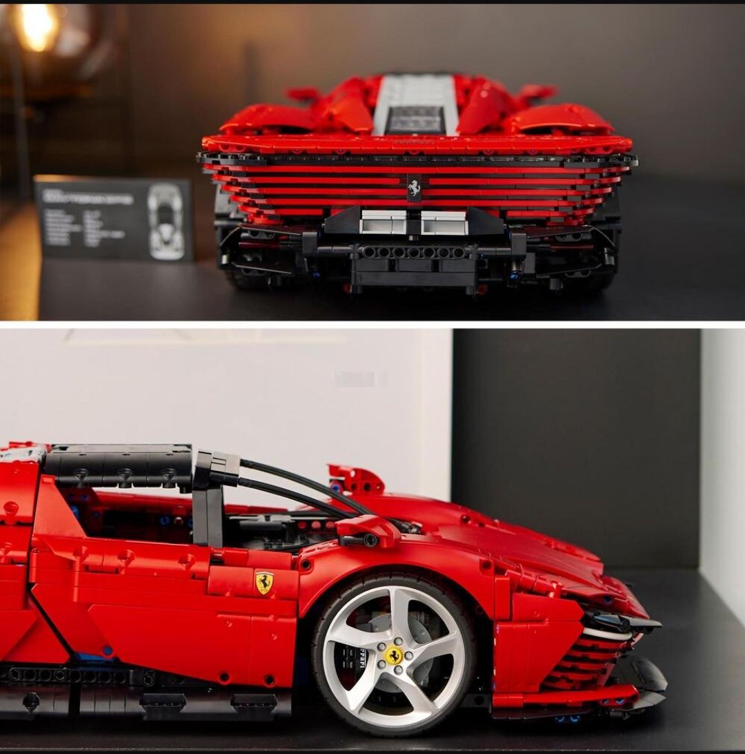 LEGO® Technic - Ferrari Daytona SP3, 3778 части. Нови и запечатани !