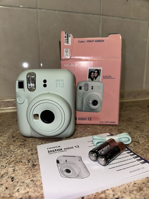 Срочно Фотокамера моментальной печати Fujifilm instax mini 12 зеленый