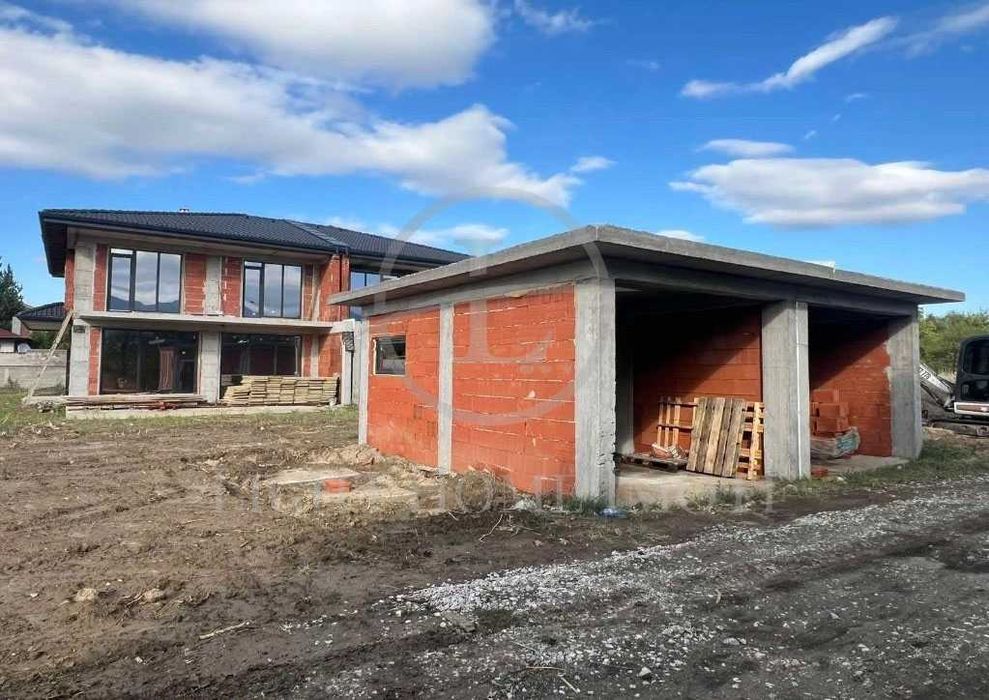 Продава се Къща в Пловдив, Беломорски - 280 кв.м за 638 €/кв.м - Снимка #2