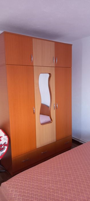 Set mobilier dormitor si saltea inclusa