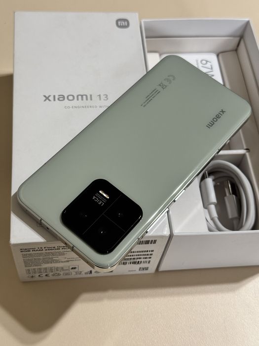 Xiaomi 13 256 gb Ram 8+6 5G