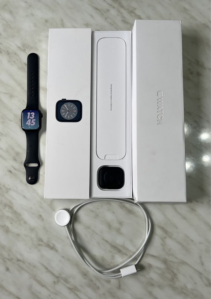 Продам Apple Watch 8 41 мм