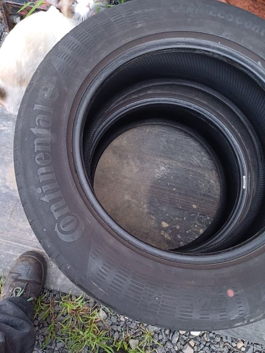 Anvelope 235 60 R18 Pireli și  Continental