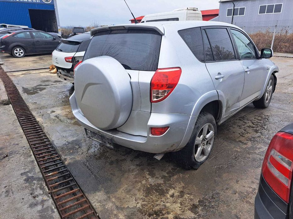 Dezmembrez Toyota RAV 4 2.2 D 2Ad 177 Cai tractiune integrala 2007