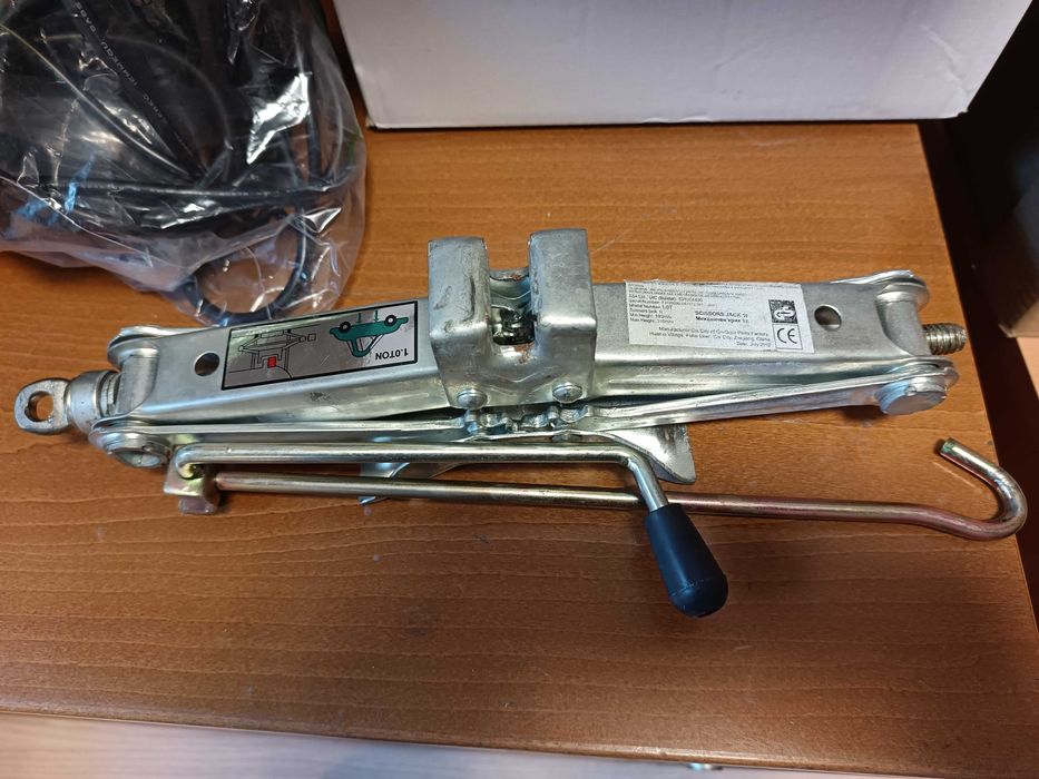 Автомобилен крик тип Жаба 1 тон