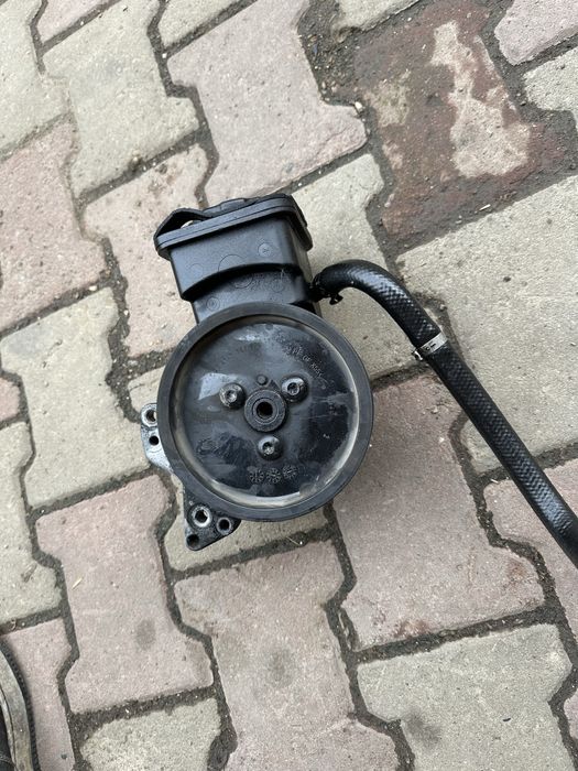 Pompa servo servodirectie BMW Seria 5 E60 535d 272cp