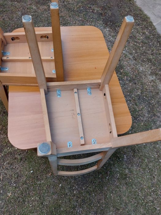 Masă cu doua scaune