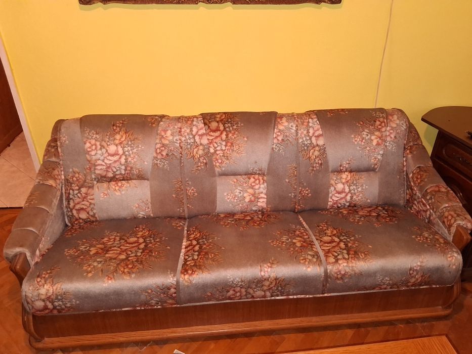 Set de canapea și fotoli,foarte bine prelucrate,