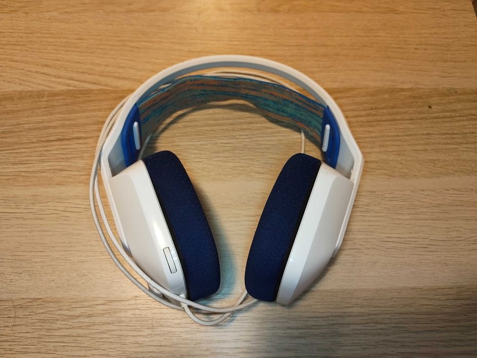 Геймърски слушалки Logitech G335, бели/сини