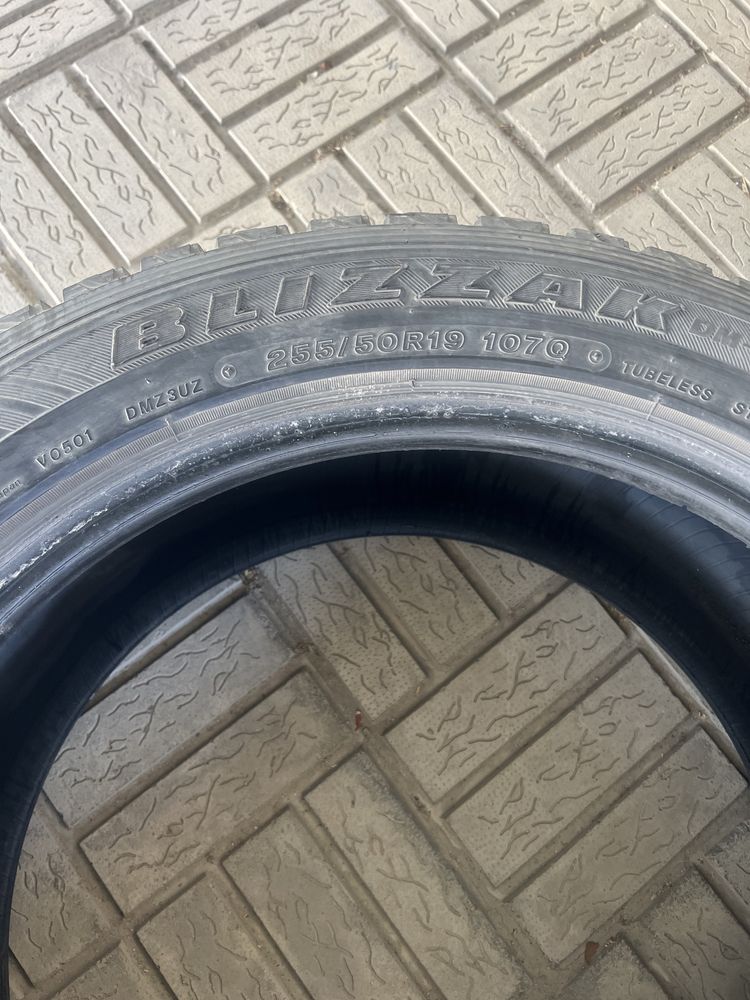 Bridgestone Blizzak 255/50 R19 107Q  всесезонные . Комплект 4 шт.