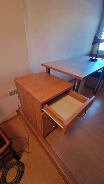 Детска спалня обзавеждане: легло, маса, шкафове, гардероб, столове