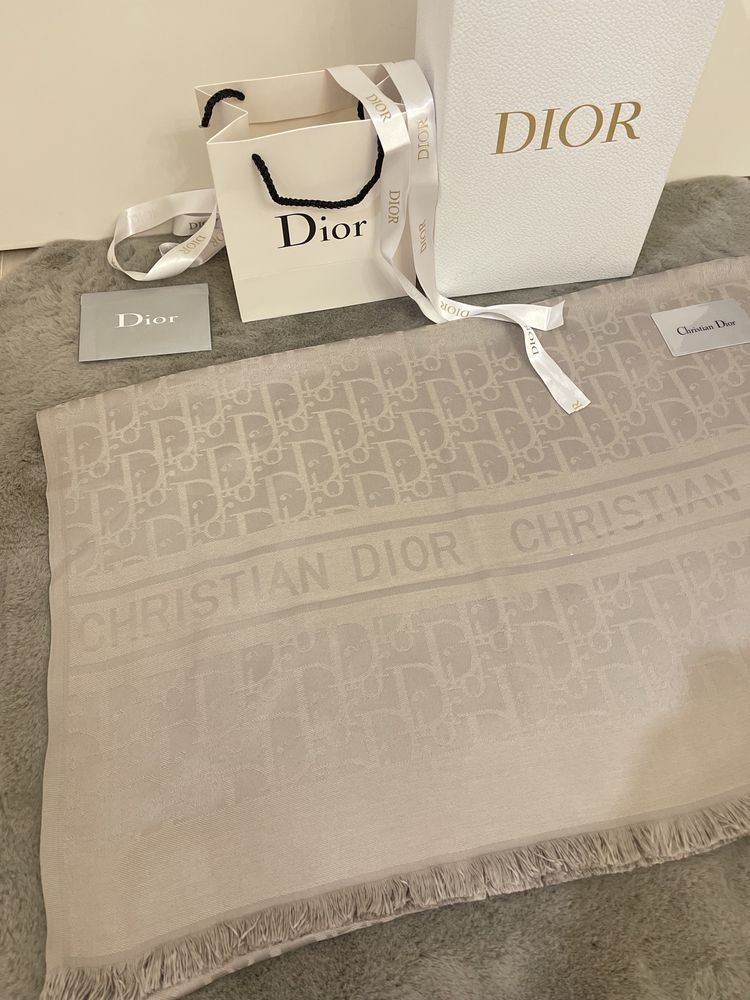 Esefa Christian Dior bej