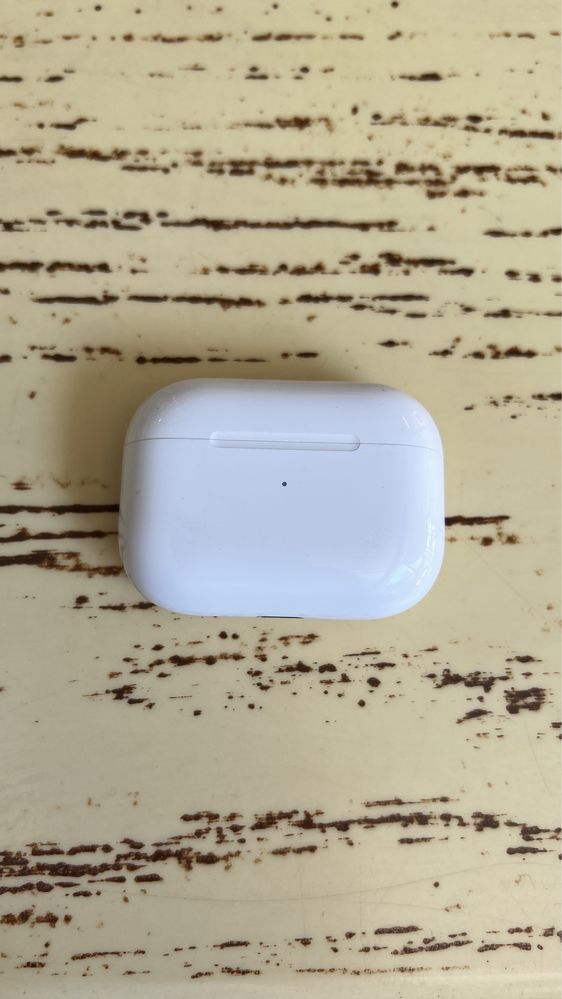 Продаю AirPods Pro