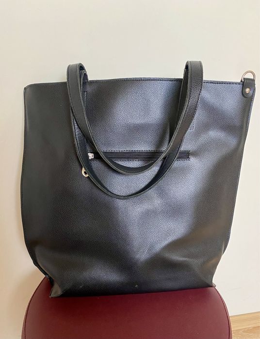 Дамска чанта с интересни мотиви