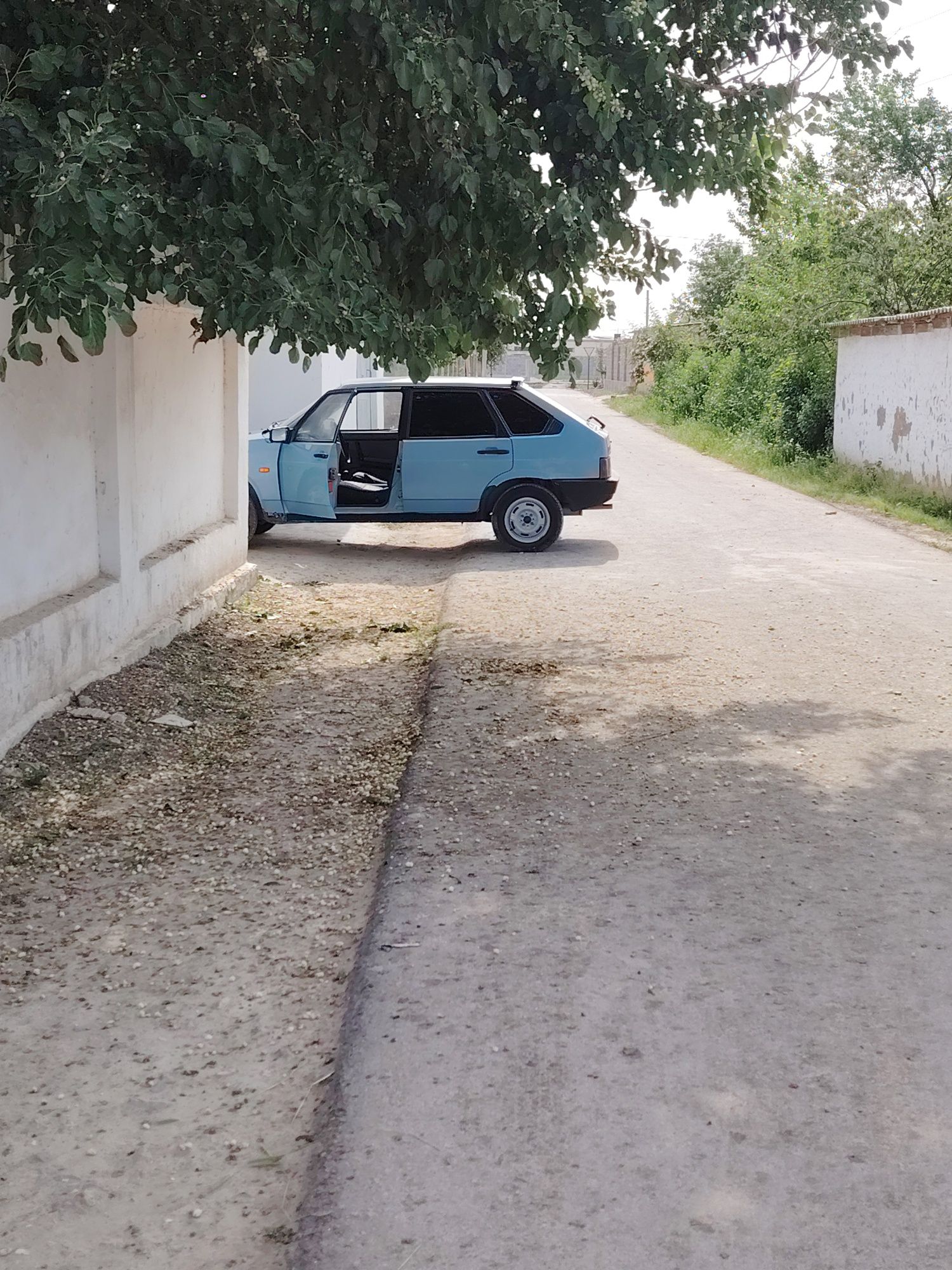 Vaz 2109 sotiladi