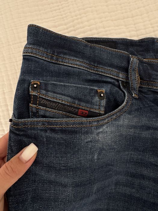 Vand blugi barbati  Diesel in stare excelenta, marime W31-L32