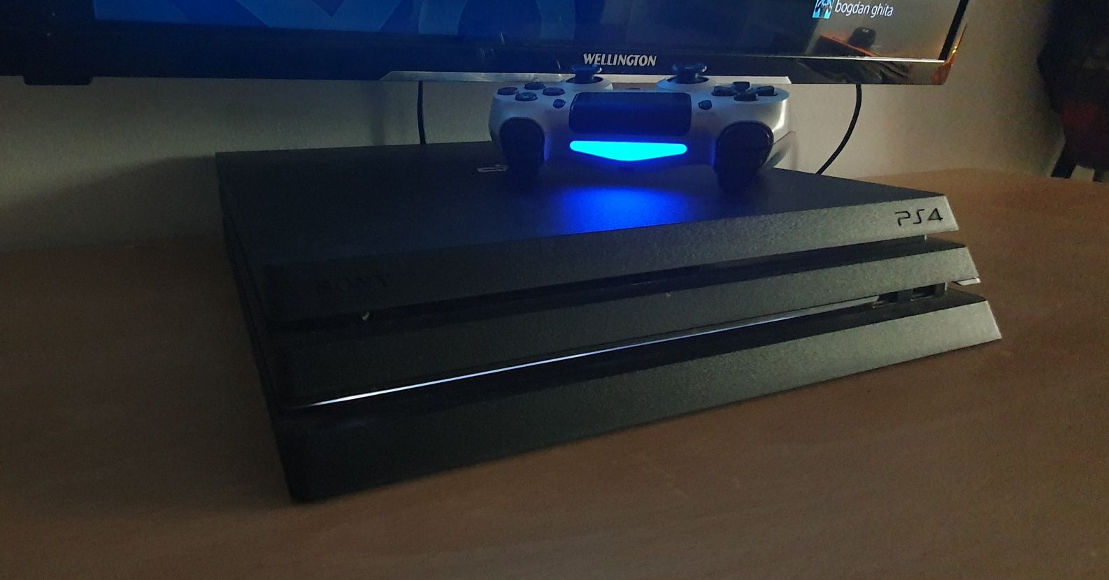 Ps4 Pro în stare impecabila