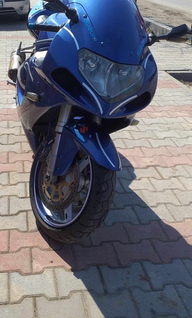 Suzuki Gsx-r k1 750