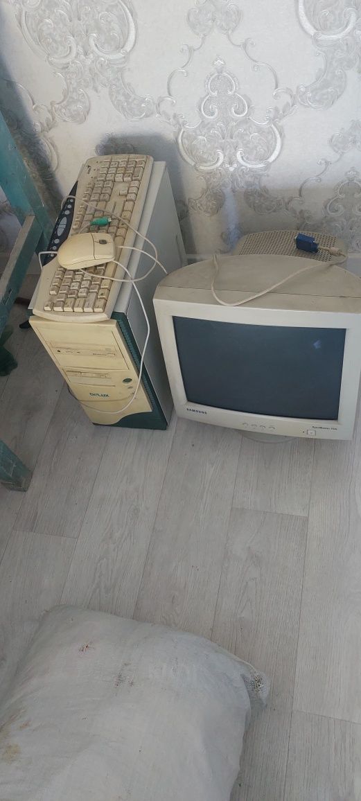 Компьютер  , но надо ремантиравот , плохо работает