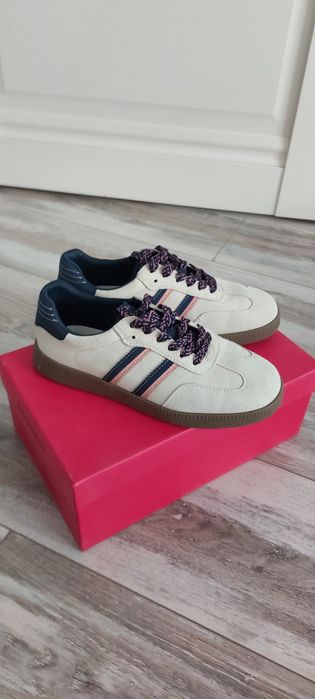 Продам кеды в отличном состоянии. Размер 36