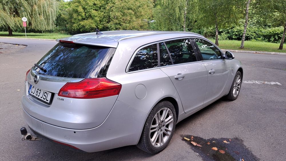 Vând Opel Insignia Sport Tourer2012