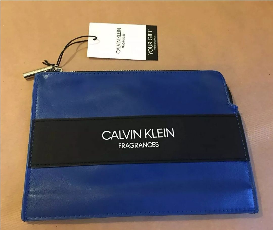 Оригинална дамска чанта за козметика Calvin Klein