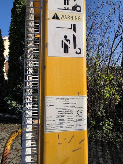 Stivuitor manual hidraulic cu ridicare pana la 1.6 m/1000 kg