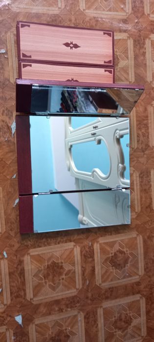 Куз ойналари бир жуфт