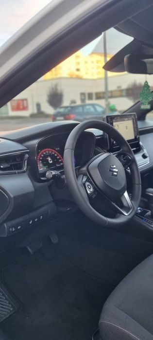 SUZUKI SWACE 2022  (platforma toyota corolla touring sports )