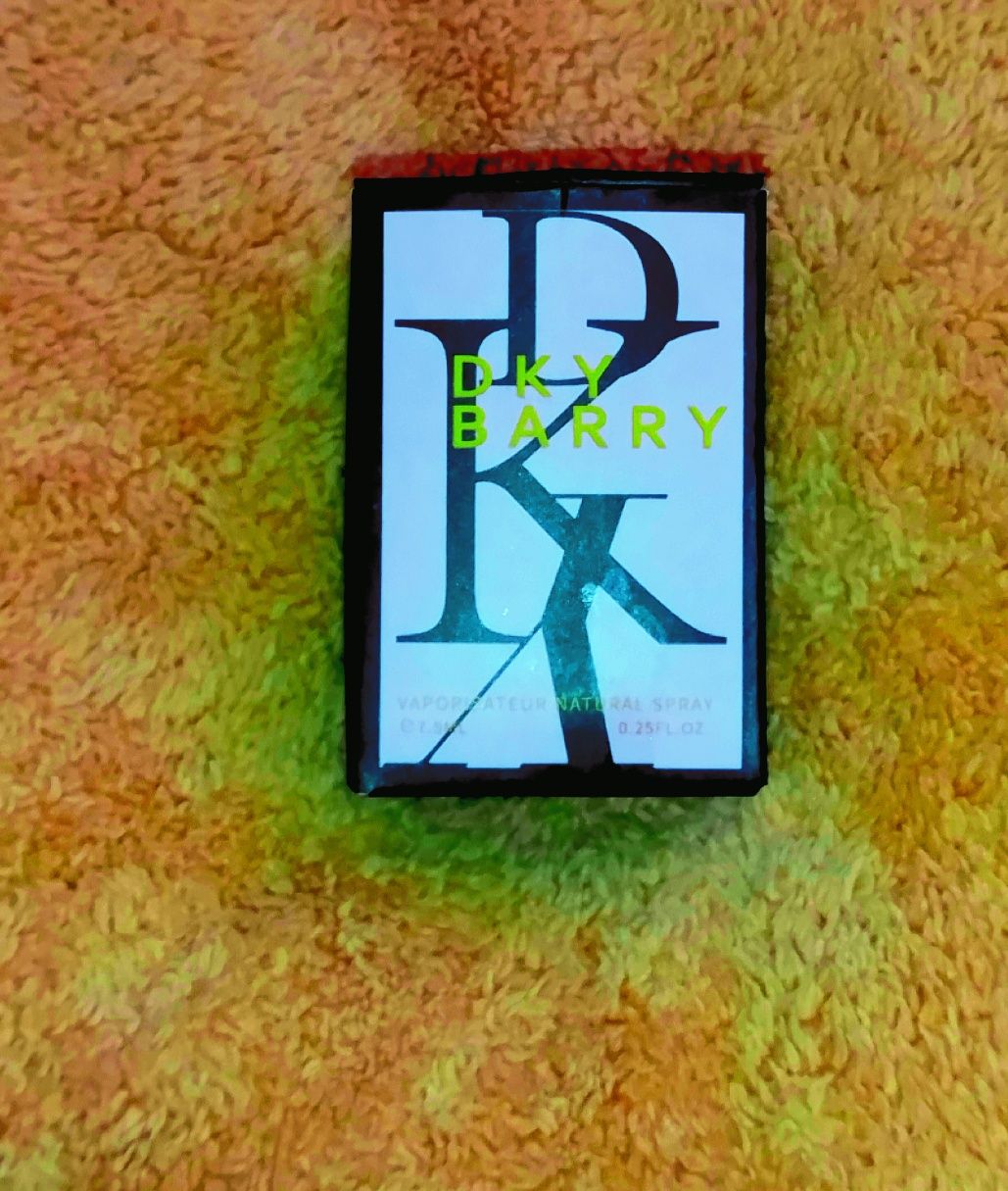 Порфюм «DKY BARRY»в харошем состаяний, для женщин и девушек