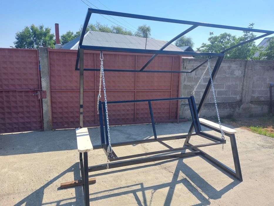 Vând leagăn din metal