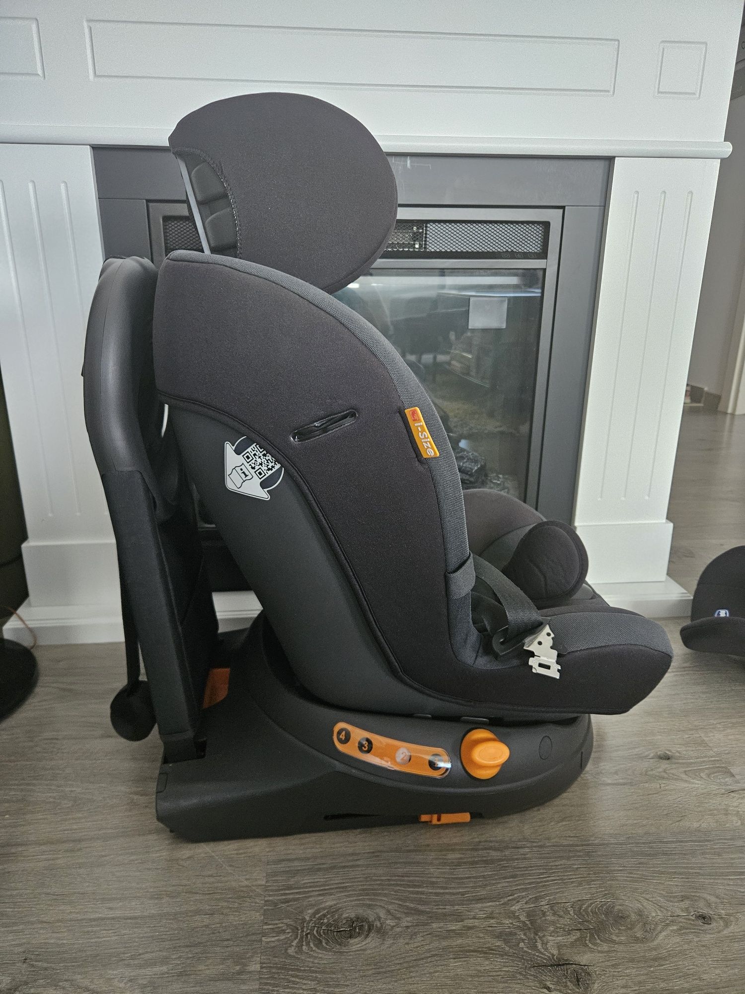 Scaun auto Chicco cu isofix 0-18kg