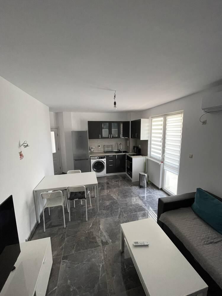 Продава се Двустаен апартамент в Созопол - 59 кв.м за 1865 €/кв.м - Снимка #1