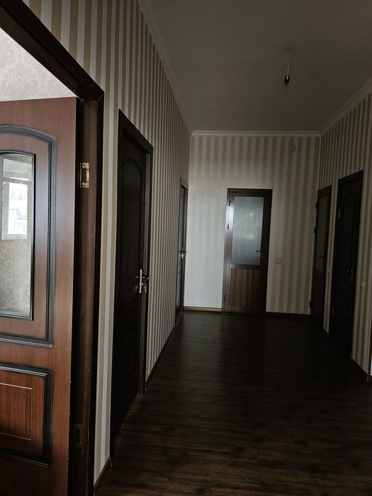 Жар-арик 3 хонали квартира 3/4/7 сотилади 115000у.е.