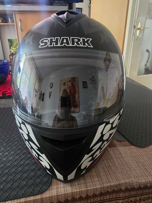 Каска за мотор SHARK